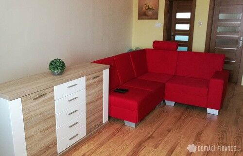 sedačka je základem obývacího pokoje